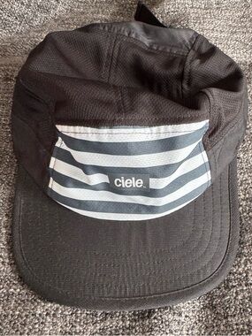 Ciele Black Cycling Running Cap with Reflective Striped Panel